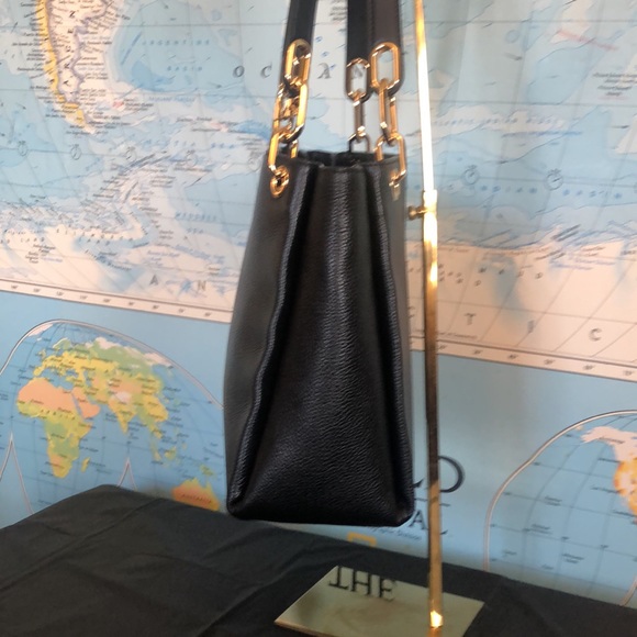 Trisha bag; Michael Kors new w/ tags large shoulder bag 3 compartments - Picture 8 of 12